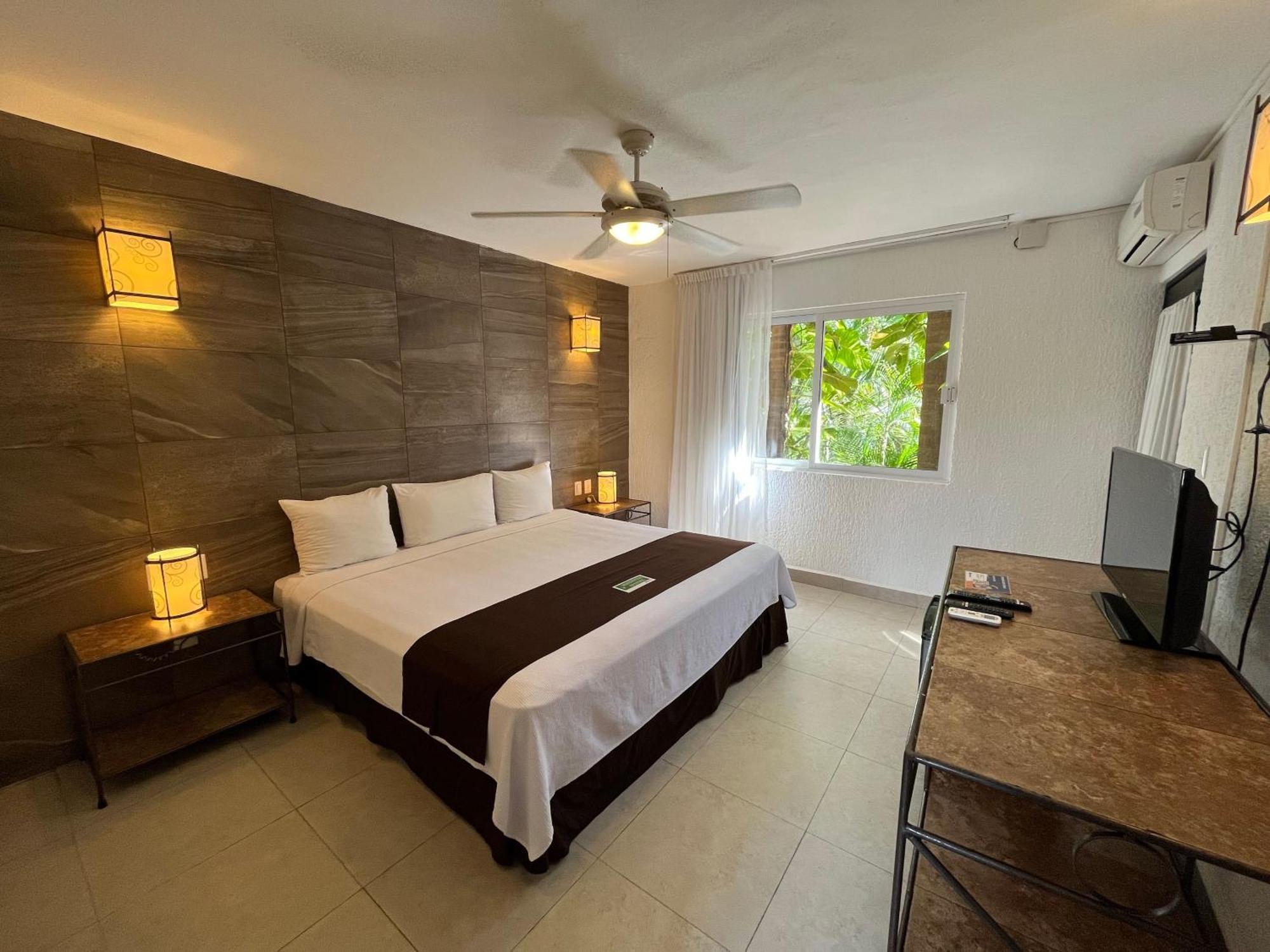 Tukan Hotel Playa Del Carmen Exterior photo
